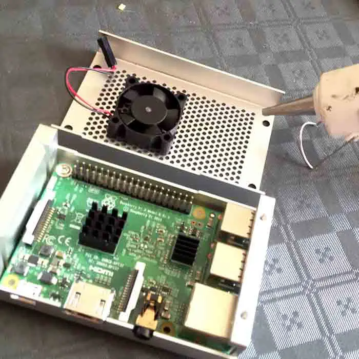 Instalación de ventilador en carcasa Raspberry Pi 3B